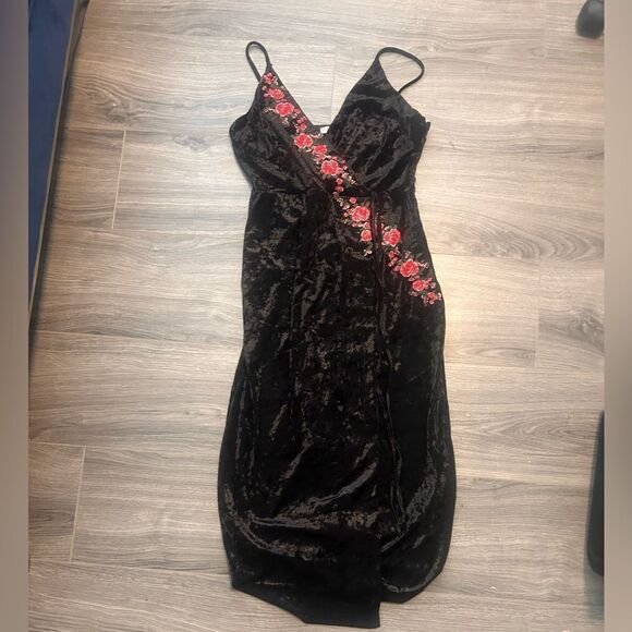 NWT black floral embroidered dress - Picture 2 of 5
